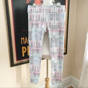 Fabletics Arctic Print Mid-Rise Powerhold Leggings